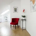 Baron\'S Arthouse Apartment
